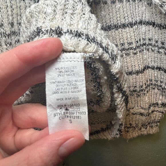 Altar'd State Striped V-Neck Tie Front Sweater Top Small Gray Blue White Knit - Picture 5 of 8